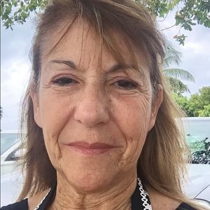 Meet your Posher, Laurie